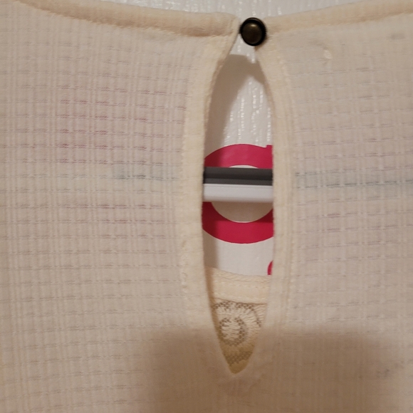 (4X)  Off White Blouse from Maurices - Picture 4 of 8